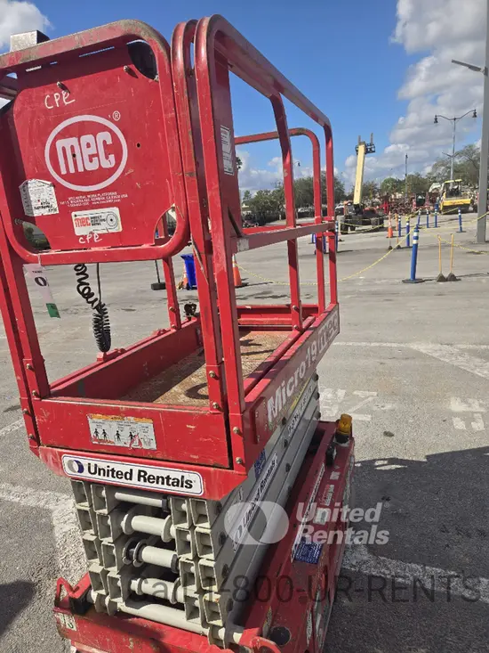 2019 MEC MICRO 19 Scissor Lift