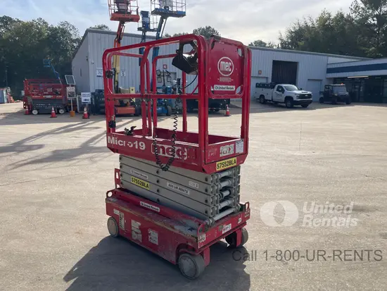 2018 MEC MICRO 19 Scissor Lift