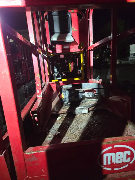 2019 MEC MICRO 19 Scissor Lift