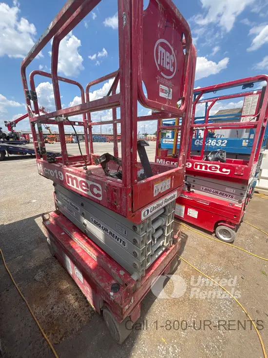 2019 MEC MICRO 19 Scissor Lift