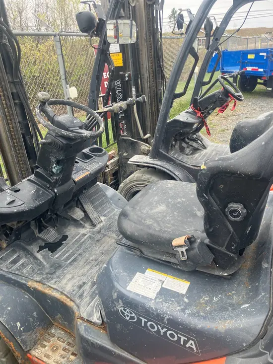 2019 Toyota 8FGU30 Warehouse Forklift