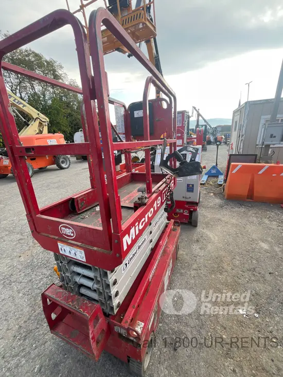 2018 MEC MICRO 19 Scissor Lift
