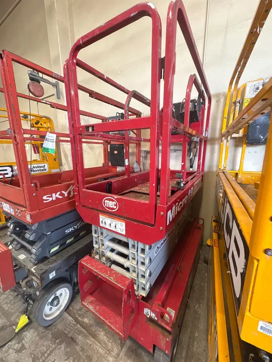 2019 MEC MICRO 19 Scissor Lift