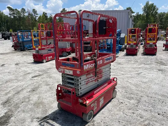 2019 MEC MICRO 19 Scissor Lift