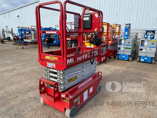 2019 MEC MICRO 19 Scissor Lift