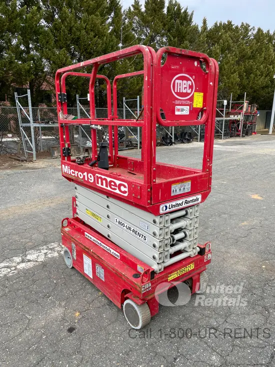 2019 MEC MICRO 19 Scissor Lift
