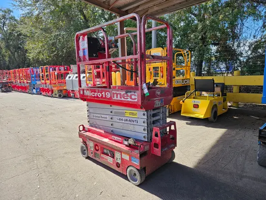 2018 MEC MICRO 19 Scissor Lift