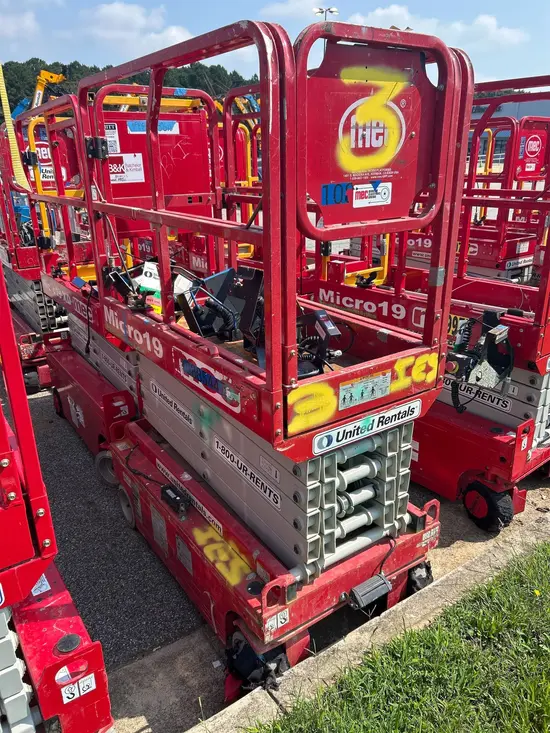 2019 MEC MICRO 19 Scissor Lift
