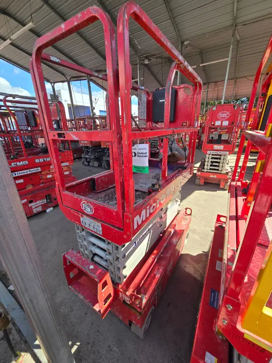 2018 MEC MICRO 19 Scissor Lift