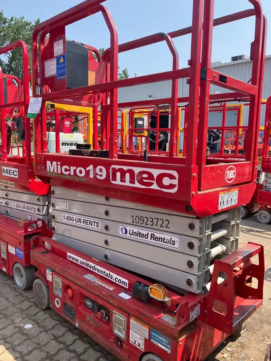 2019 MEC MICRO 19 Scissor Lift