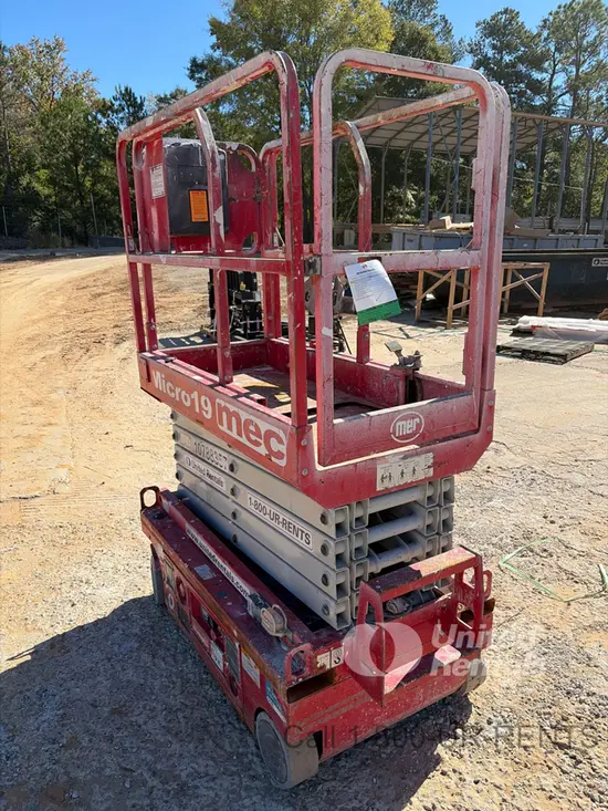 2018 MEC MICRO 19 Scissor Lift