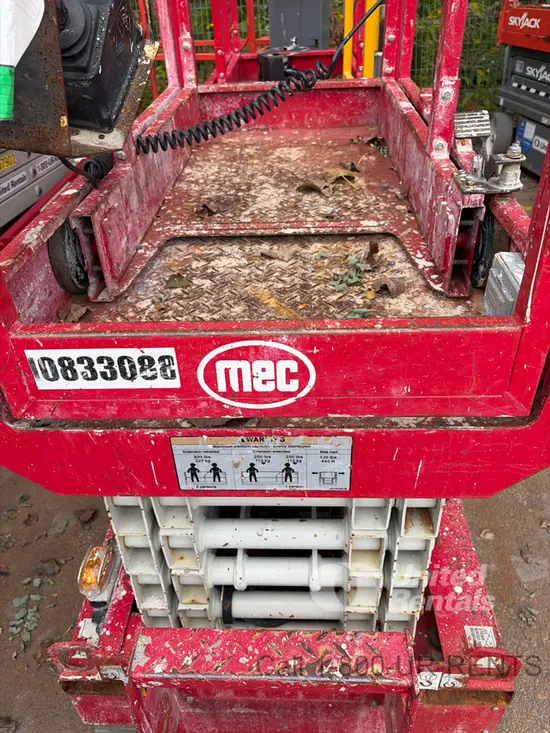 2018 MEC MICRO 19 Scissor Lift