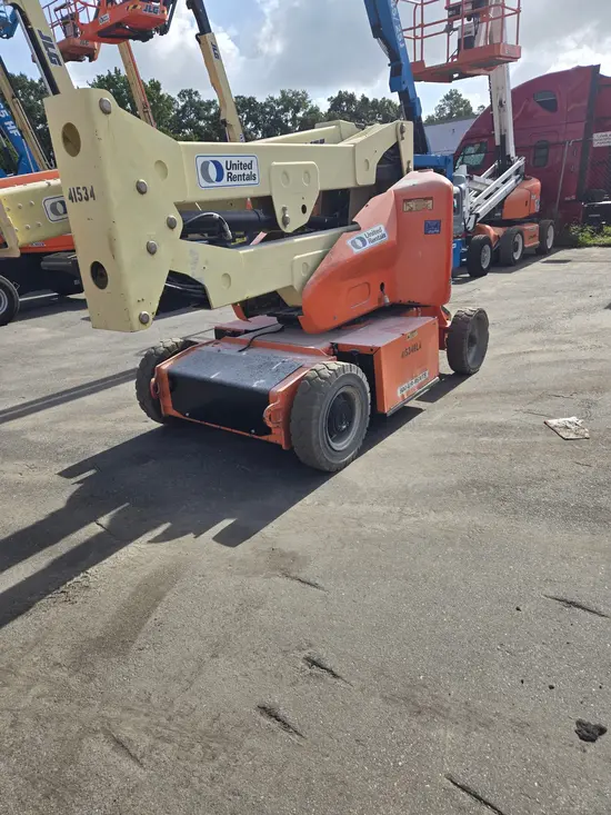 2017 JLG E400AJPN Articulating Boom Lift