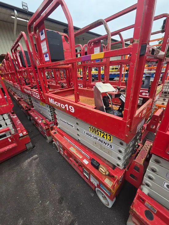 2019 MEC MICRO 19 Scissor Lift
