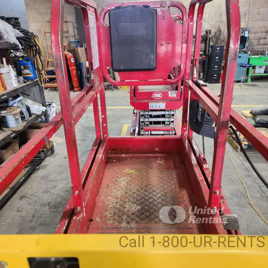 2019 MEC MICRO 19 Scissor Lift