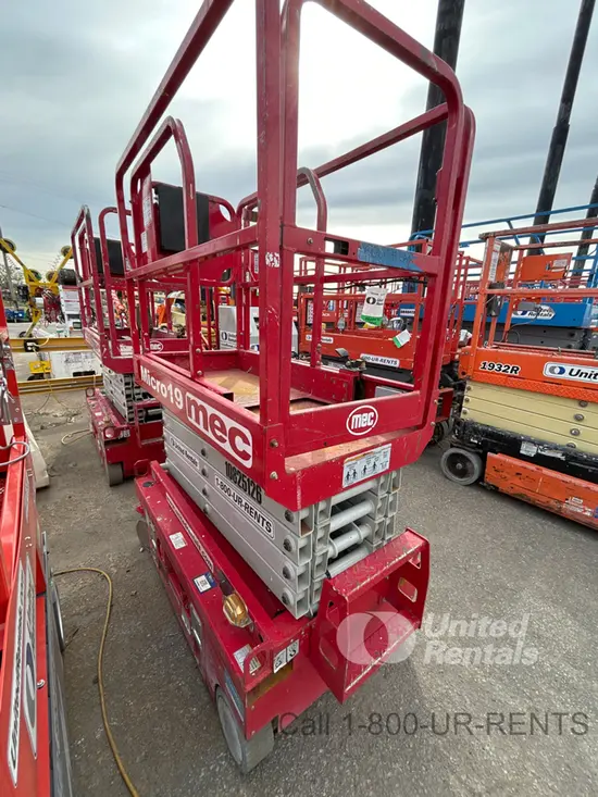2018 MEC MICRO 19 Scissor Lift