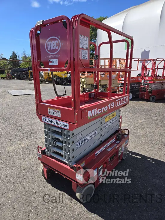 2019 MEC MICRO 19 Scissor Lift
