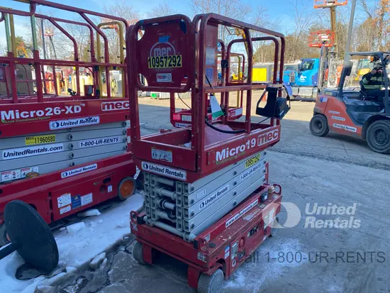 2019 MEC MICRO 19 Scissor Lift