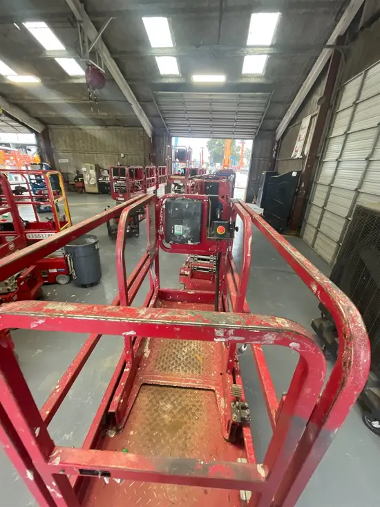 2018 MEC MICRO 19 Scissor Lift