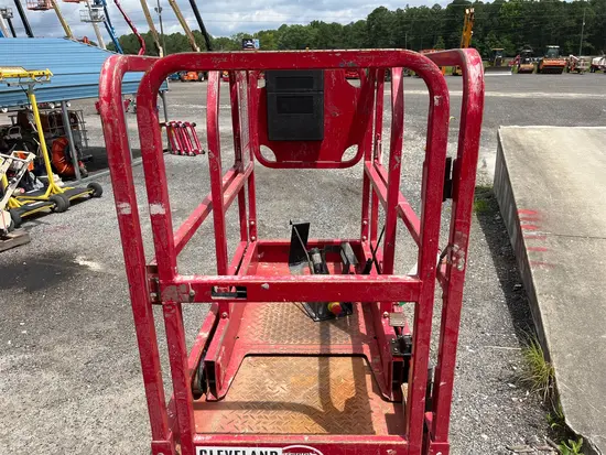 2018 MEC MICRO 19 Scissor Lift