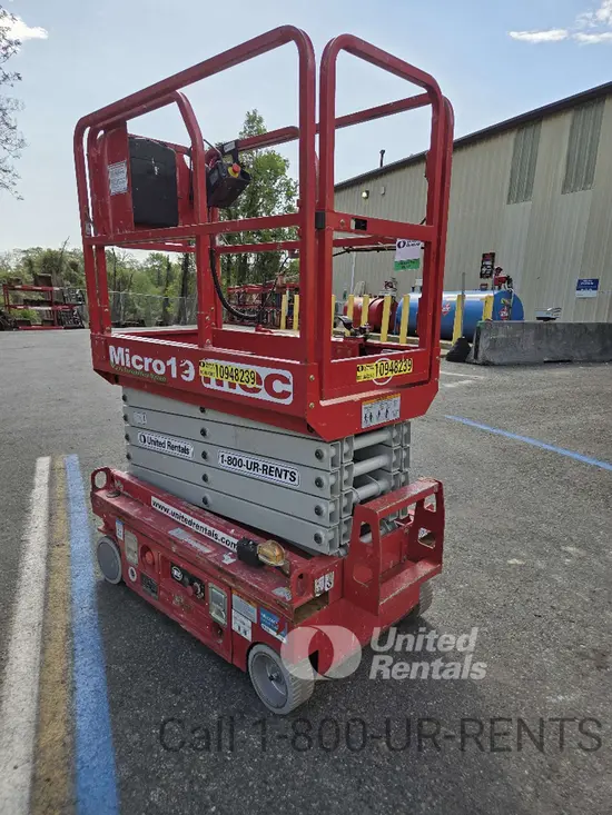 2019 MEC MICRO 19 Scissor Lift
