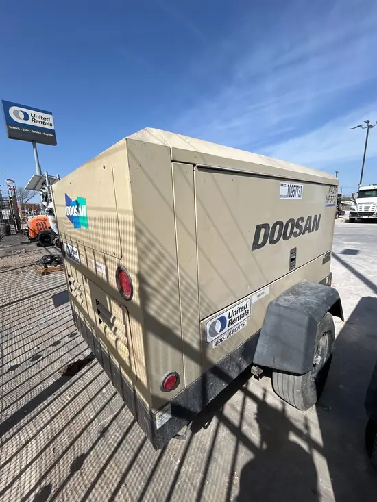 2019 Doosan P425/HP375WCU Air Compressor
