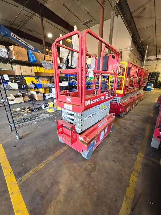 2019 MEC MICRO 19 Scissor Lift