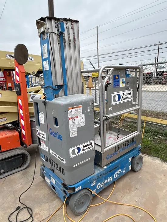 2016 Genie GR-20 Self-Propelled One-Person Lift