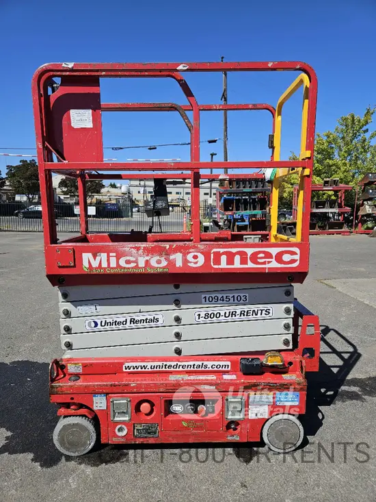 2019 MEC MICRO 19 Scissor Lift