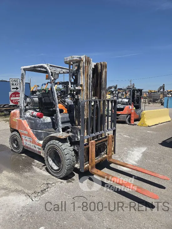 2019 Toyota 8FGU30 Warehouse Forklift