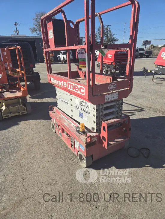 2019 MEC MICRO 19 Scissor Lift