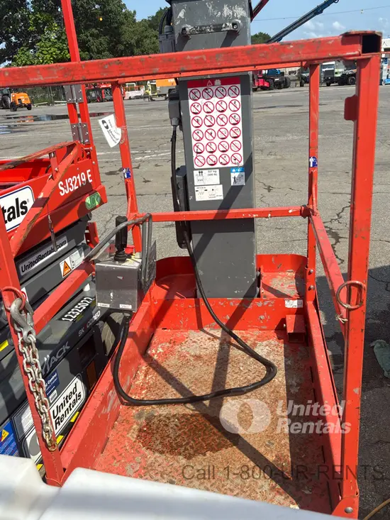 2018 Skyjack SJ16 Self-Propelled One-Person Lift
