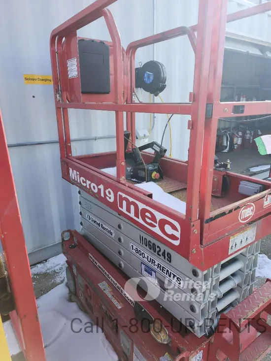 2020 MEC MICRO 19 Scissor Lift