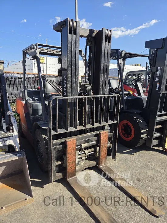 2015 Toyota 8FD35U Warehouse Forklift