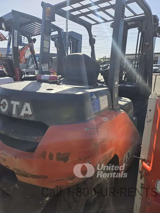 2015 Toyota 8FD35U Warehouse Forklift