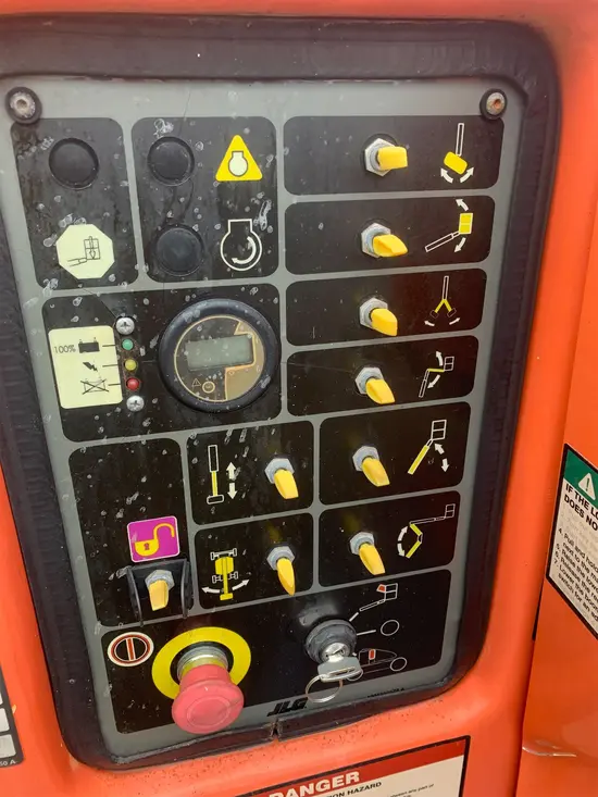 2017 JLG E400AJPN Articulating Boom Lift