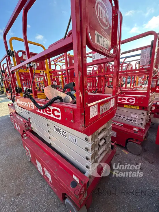 2017 MEC MICRO 19 Scissor Lift