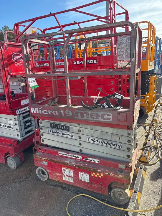 2018 MEC MICRO 19 Scissor Lift
