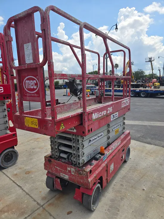 2019 MEC MICRO 26 Scissor Lift
