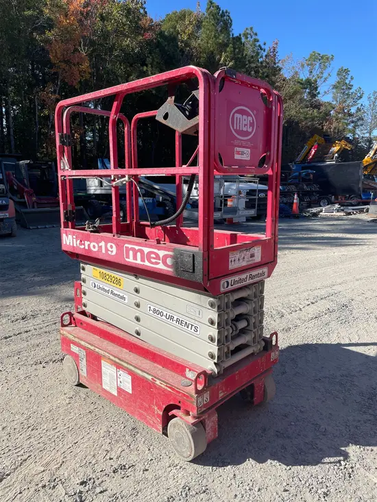 2018 MEC MICRO 19 Scissor Lift