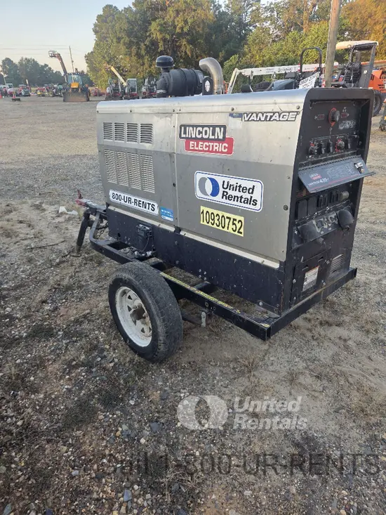 2019 Lincoln Electric VANTAGE 435 Welder
