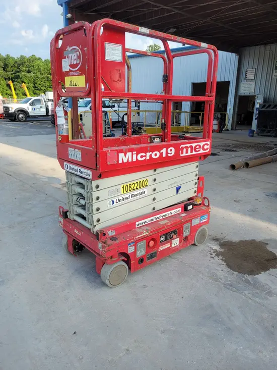 2018 MEC MICRO 19 Scissor Lift