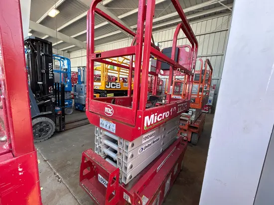 2019 MEC MICRO 19 Scissor Lift
