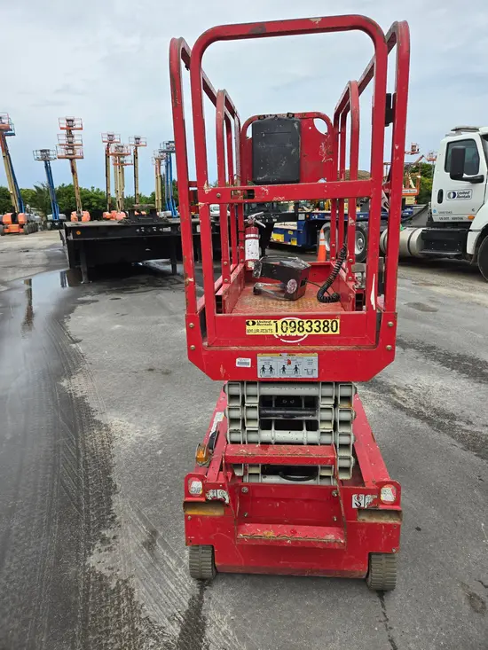 2019 MEC MICRO 19 Scissor Lift