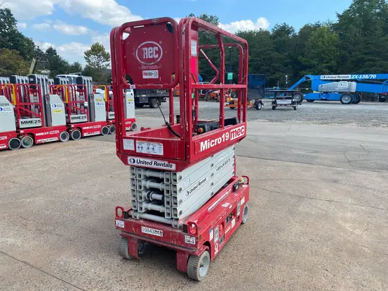 2018 MEC MICRO 19 Scissor Lift