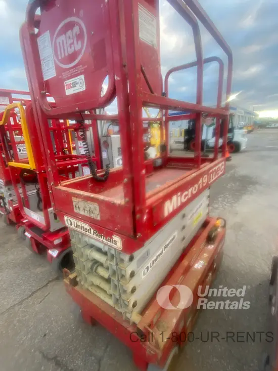2018 MEC MICRO 19 Scissor Lift