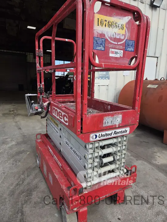 2018 MEC MICRO 19 Scissor Lift