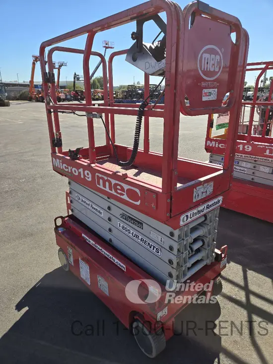 2019 MEC MICRO 19 Scissor Lift
