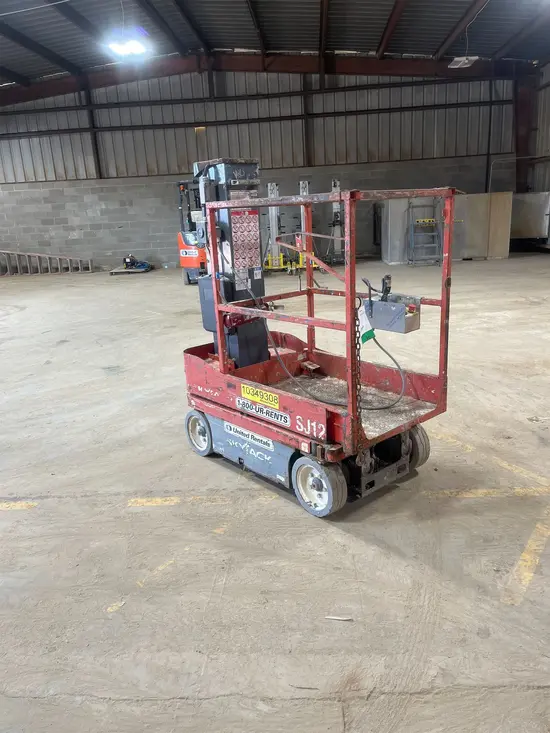2015 Skyjack SJ12 Self-Propelled One-Person Lift
