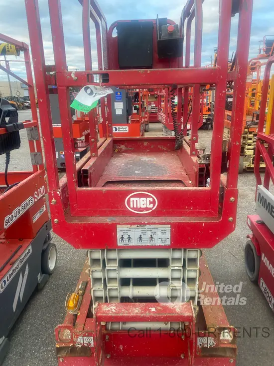 2018 MEC MICRO 19 Scissor Lift